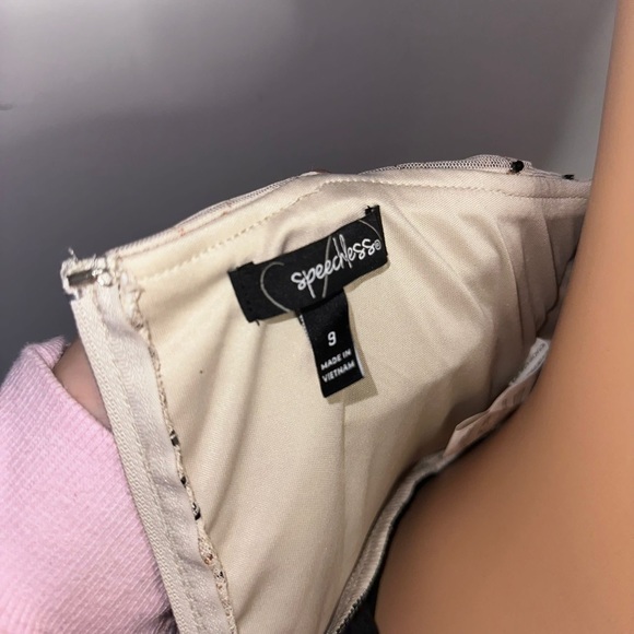 Ladies’s Dress - Picture 8 of 16